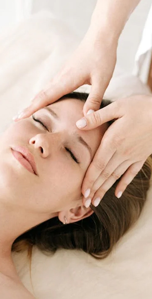 Ladies Beauty Parlour in Akshay Nagar